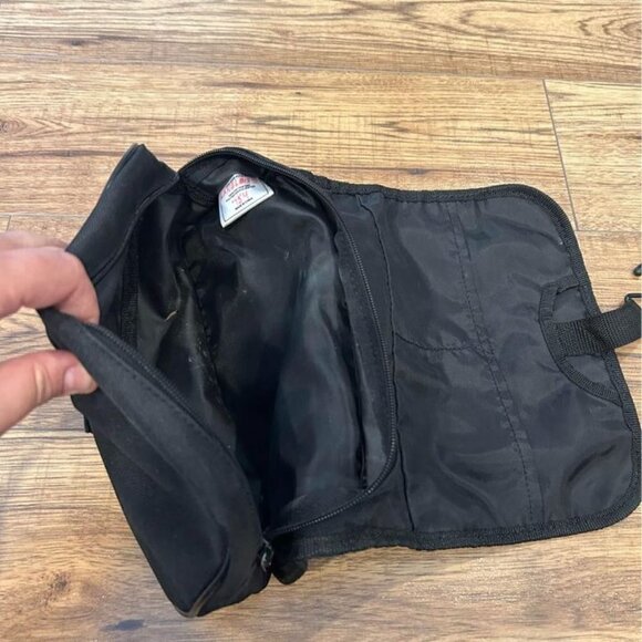Adidas toiletry travel bag. Hook for hanging, multiple compartments. New conditi - Picture 4 of 8